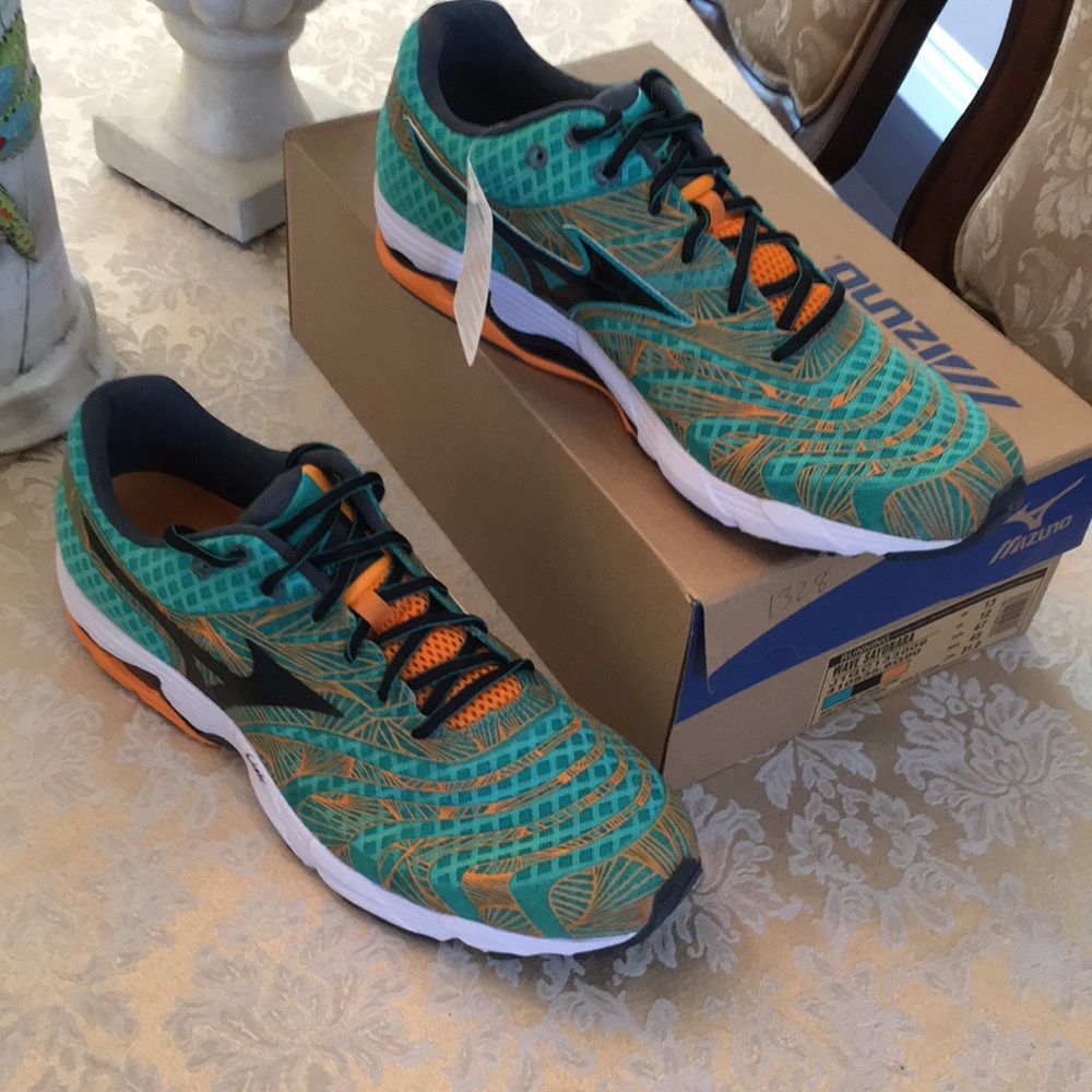 Mizuno “Wave Sayonara” running shoe